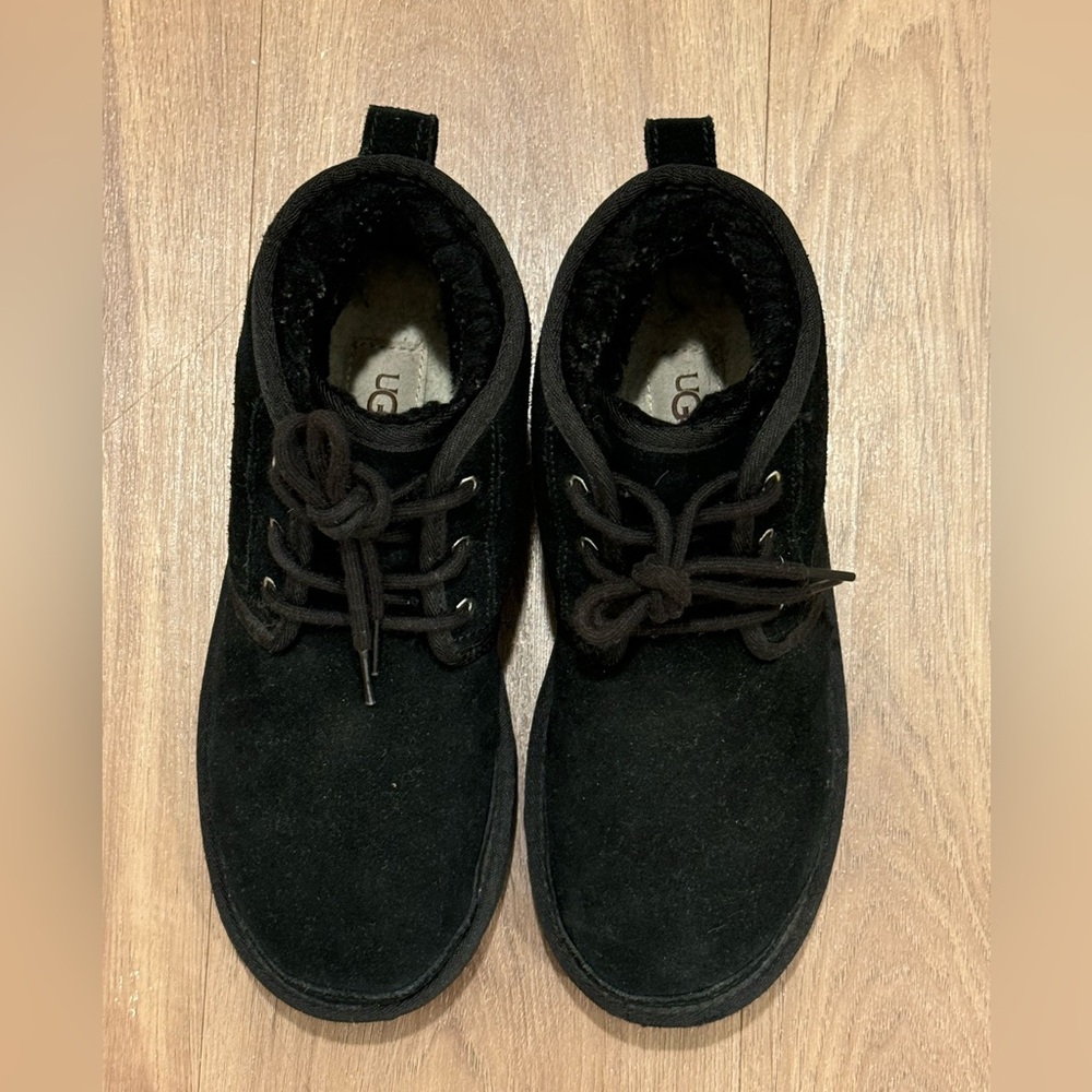 UGG Neumel ll Boots. Size 5 Women’s. Black
